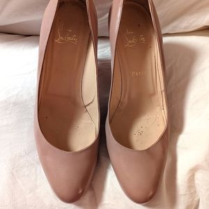 LOUBOUTIN Nude Pumps. Size 41EU/9.5US. Used in Good Condition